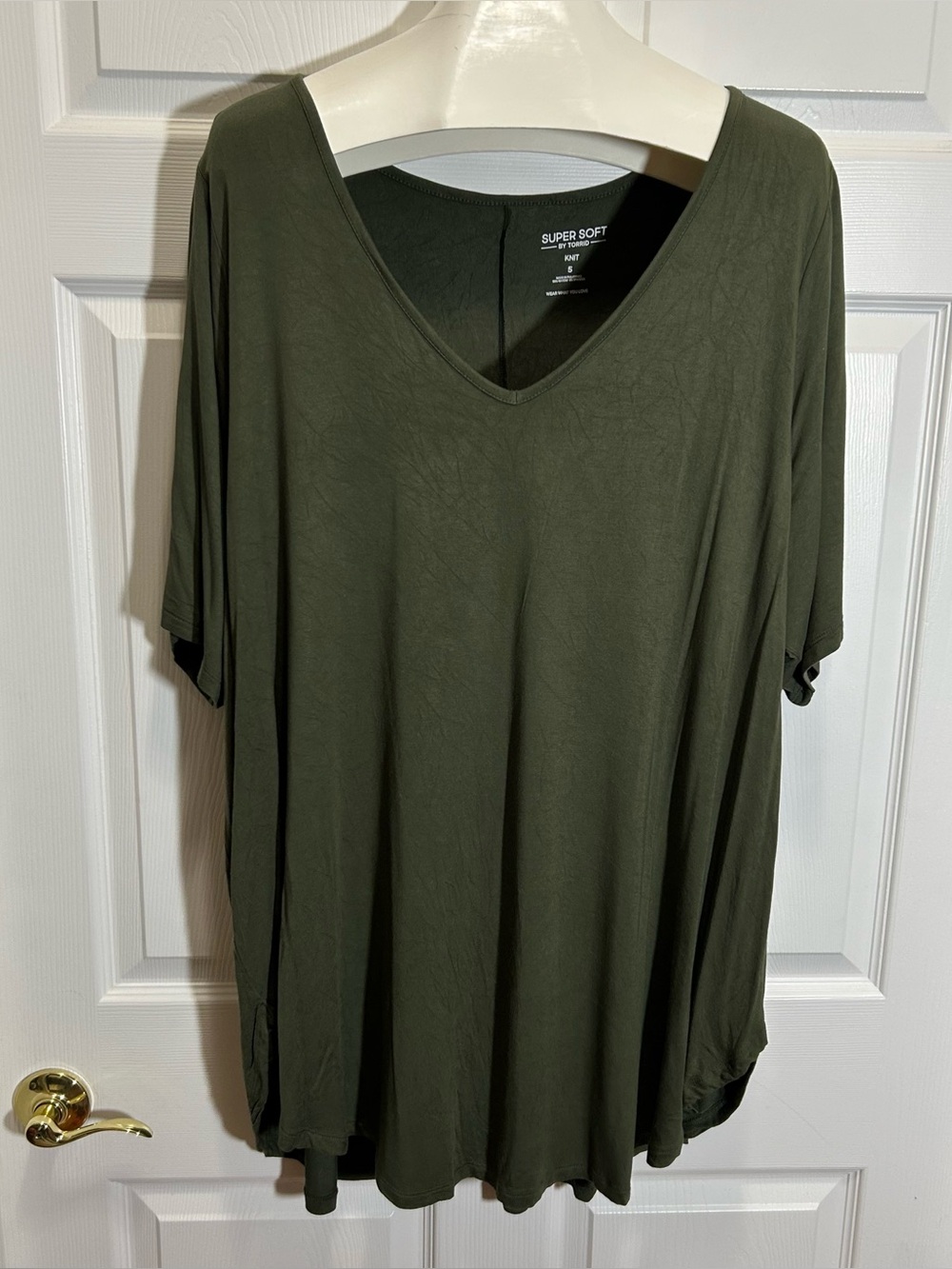 Torrid Olive Super Soft Green V-Neck Short Sleeve Tee